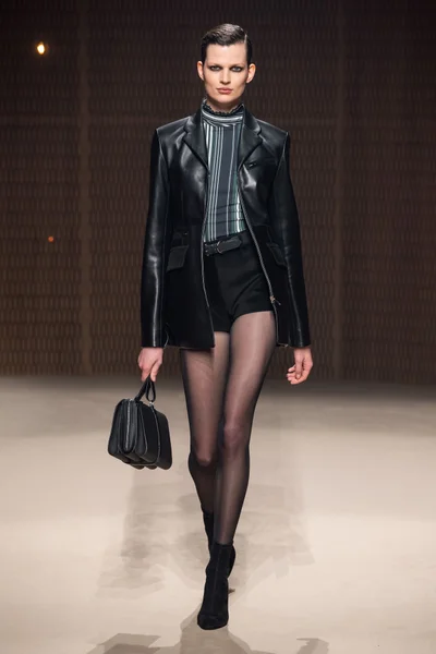 Look 8